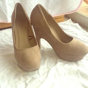 Pump heels